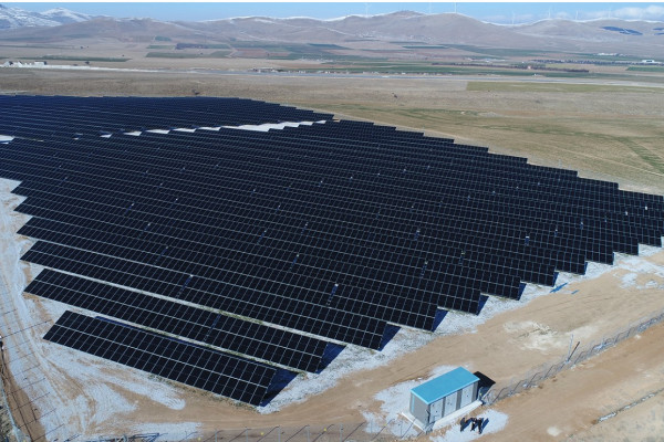 Güneşten rüzgâra, sudan toprağa, Enerjinin olduğu her yerde Balkaya Elektrik var.